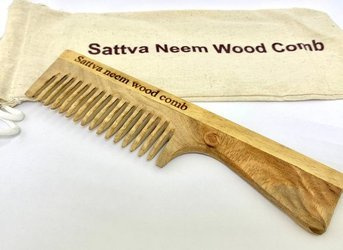 NEEM Wood Comb Single  Sattva Ayurveda